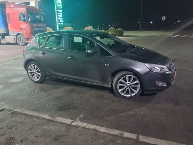 Opel Astra - фото 2