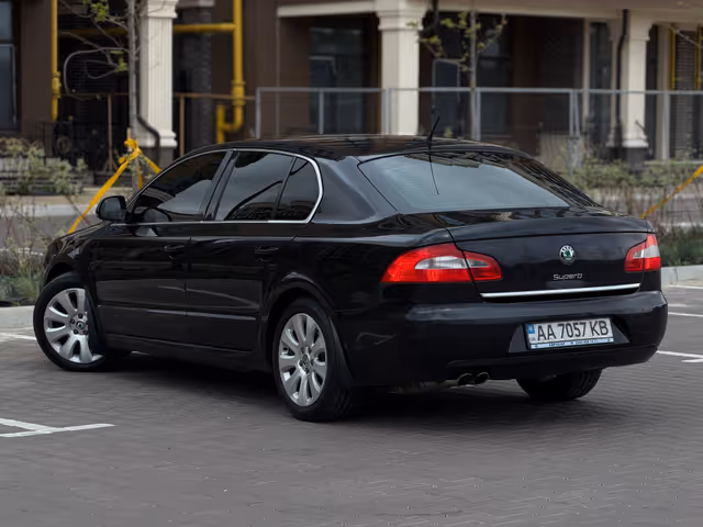 Skoda Superb - фото 5