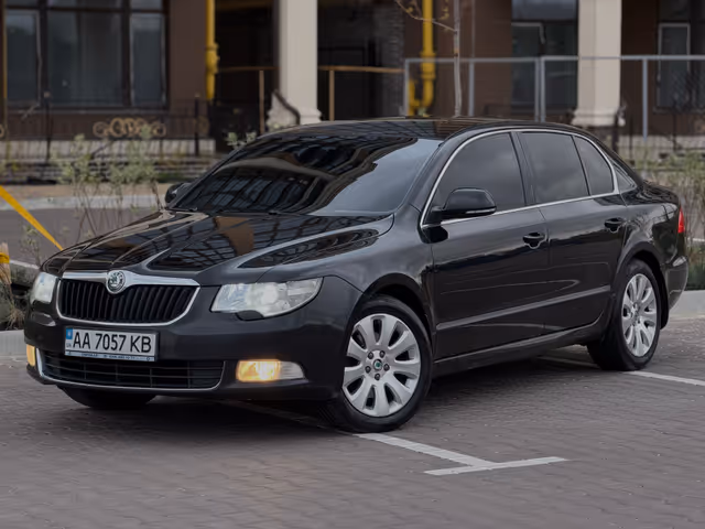 Skoda Superb - фото 1