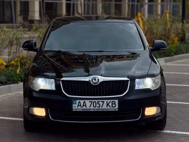 Skoda Superb - фото 2