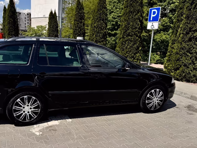 Skoda Octavia - фото 4