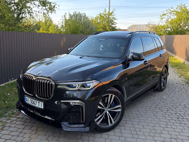 BMW X7 - фото 1