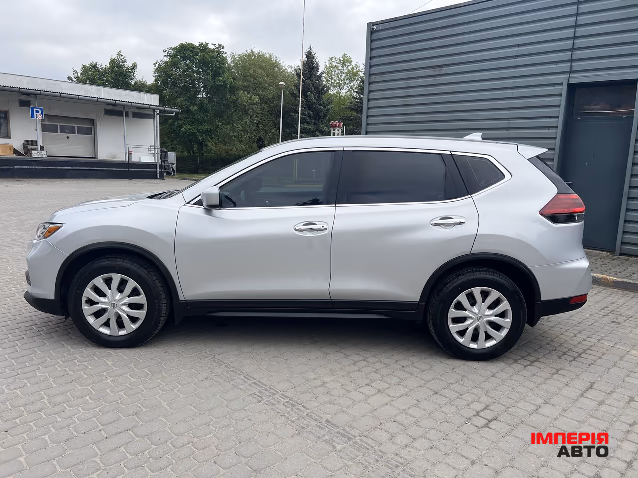 Nissan Rogue - фото 4