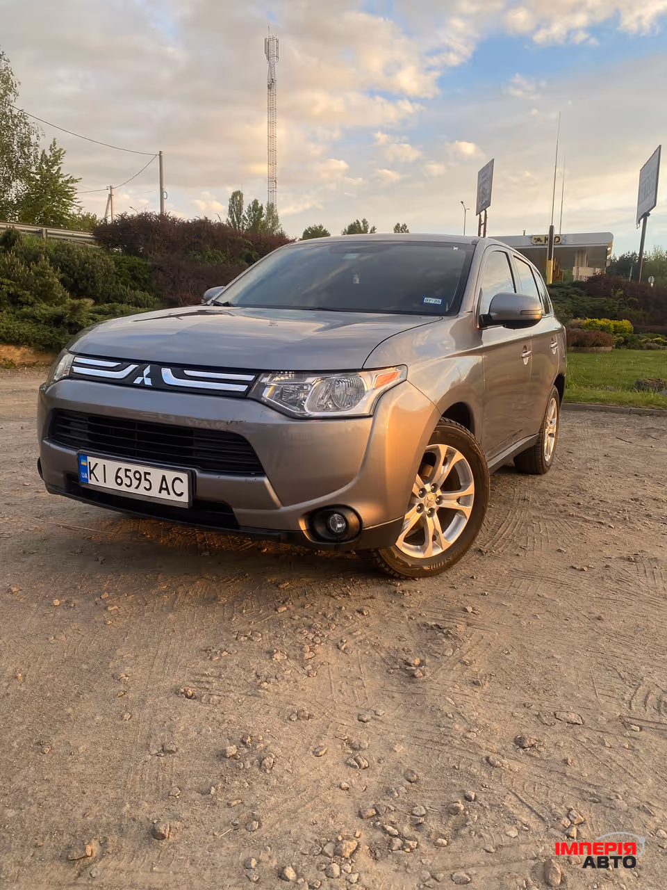 Mitsubishi Outlander - фото 2