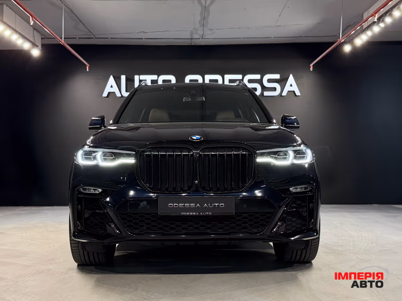 BMW X7 - фото 1