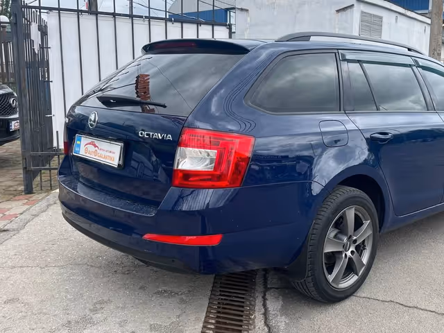Skoda Octavia - фото 4
