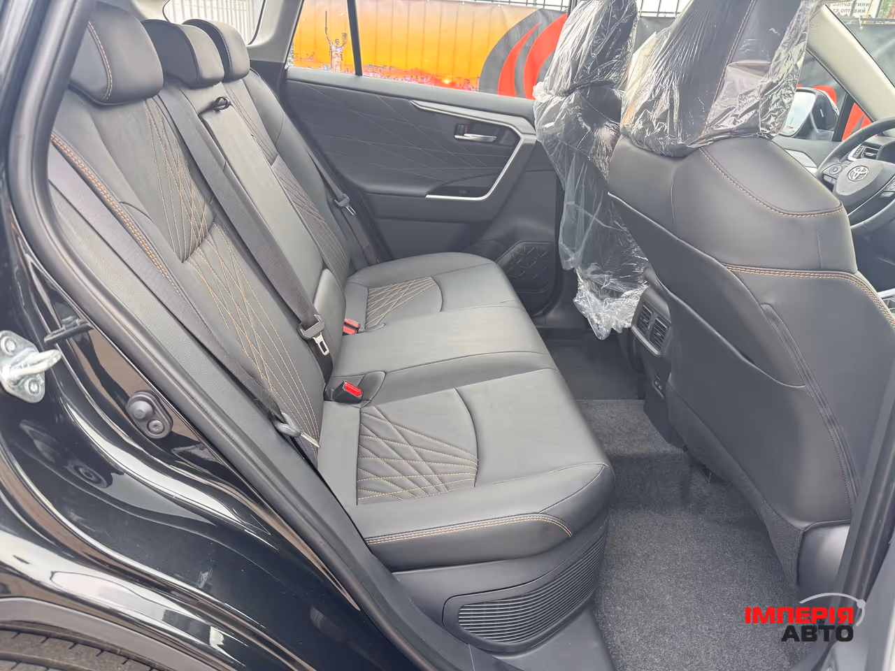 Toyota RAV4 - фото 13