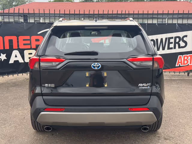 Toyota RAV4 - фото 4