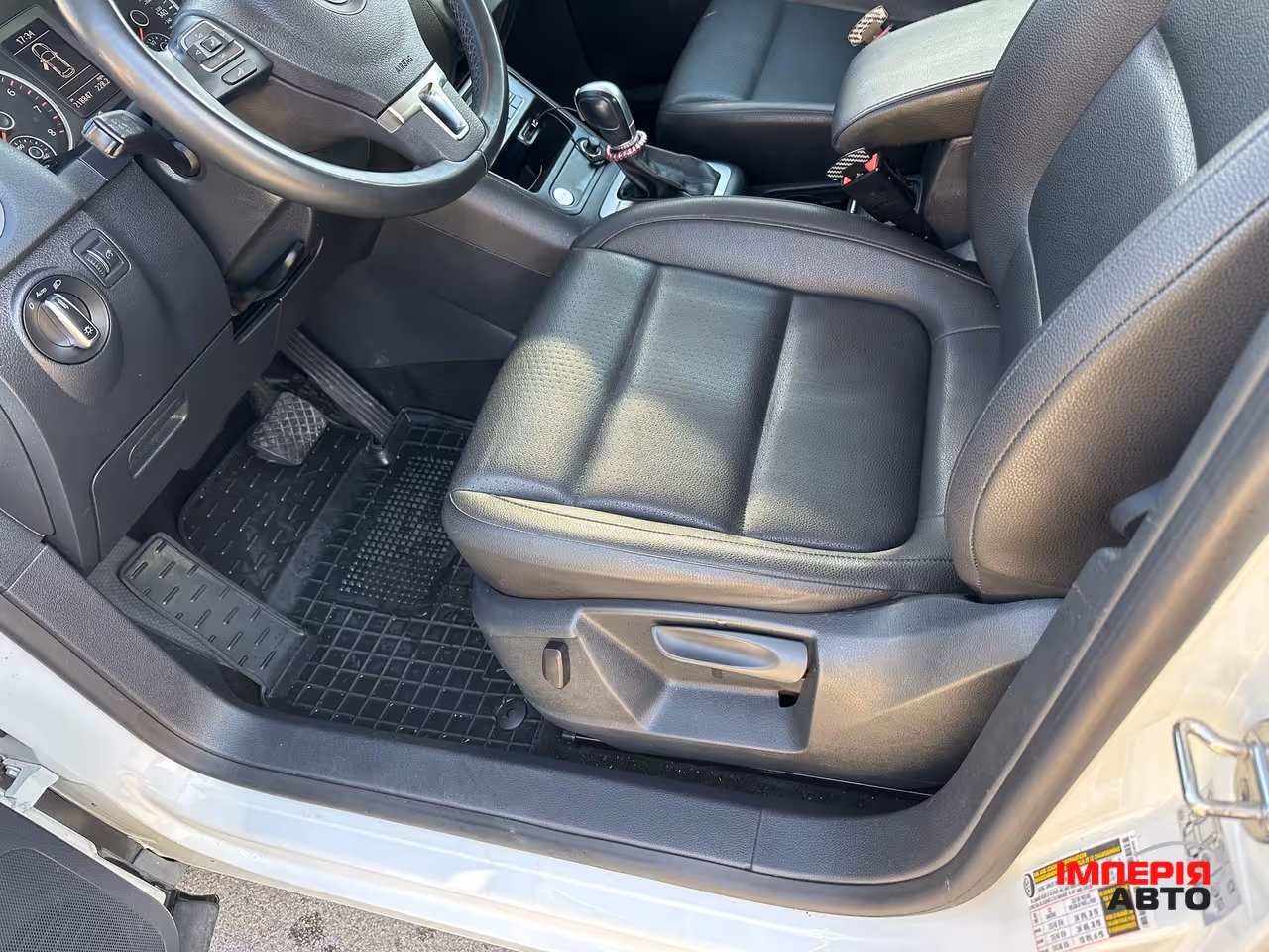 Volkswagen Tiguan - фото 14