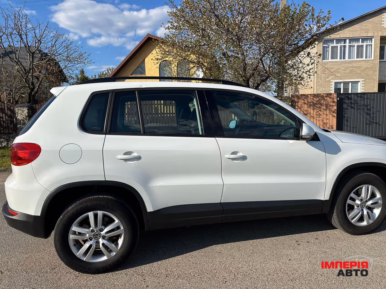 Volkswagen Tiguan - фото 8