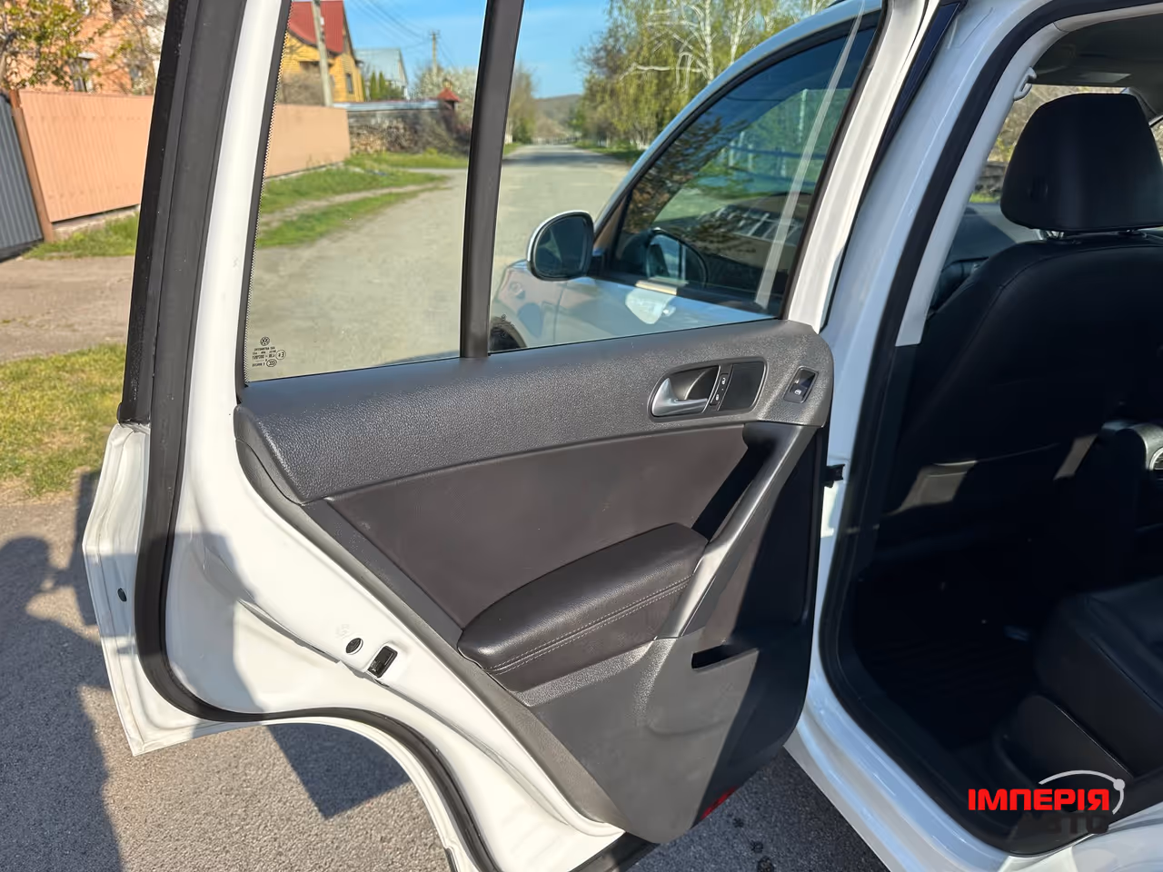 Volkswagen Tiguan - фото 12