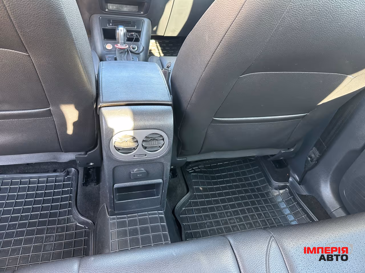 Volkswagen Tiguan - фото 4