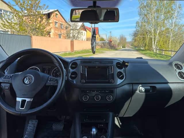 Volkswagen Tiguan - фото 5