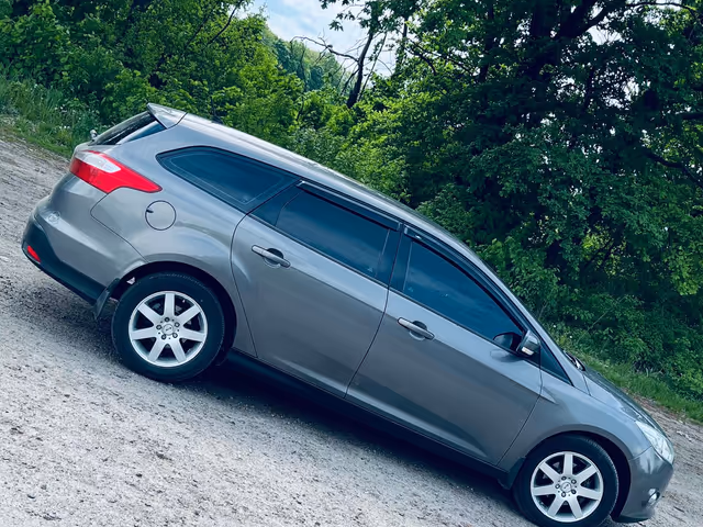 Ford Focus - фото 3