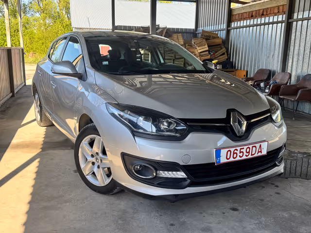 Renault Megane - фото 1