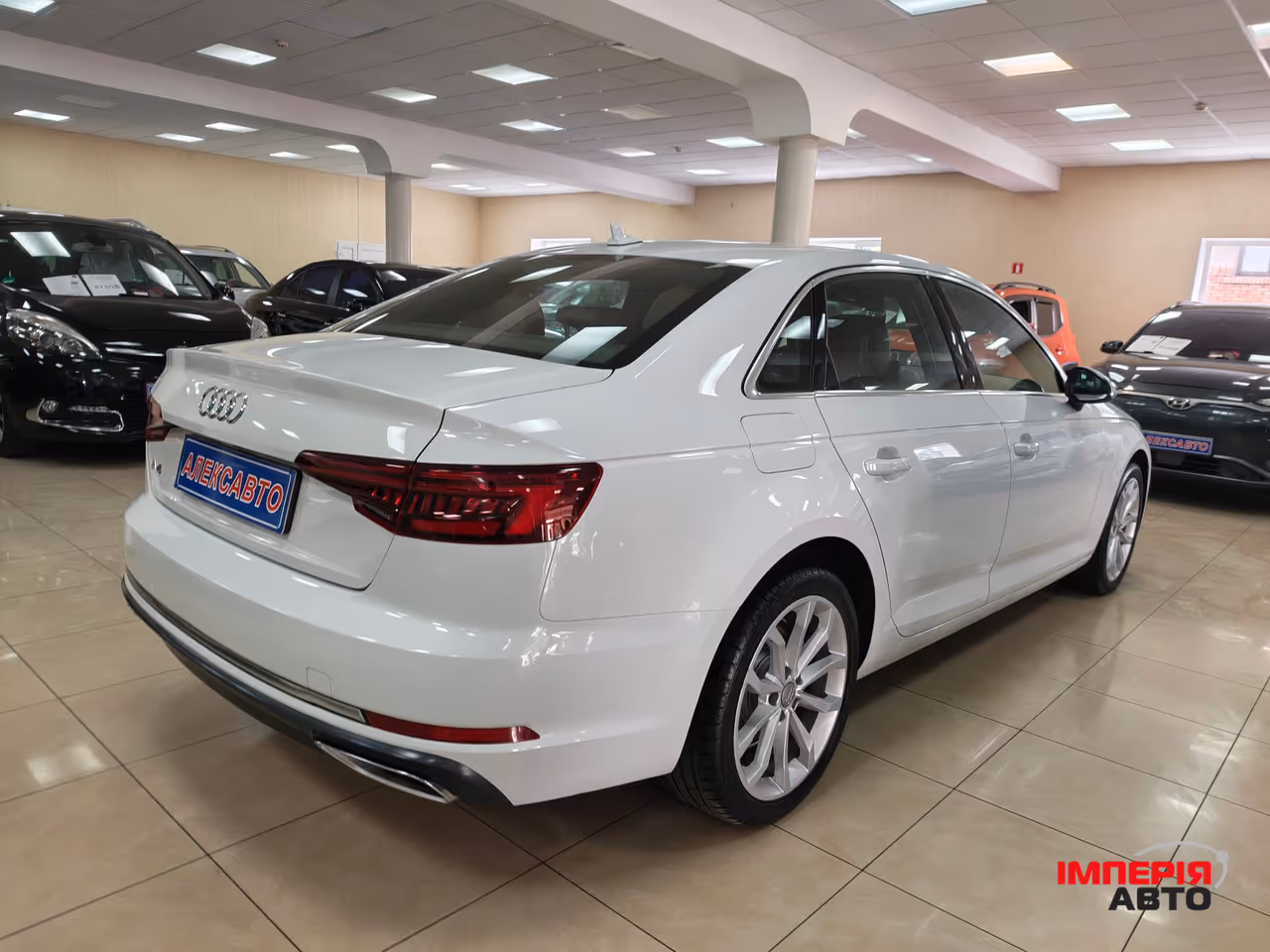Audi A4 - фото 4