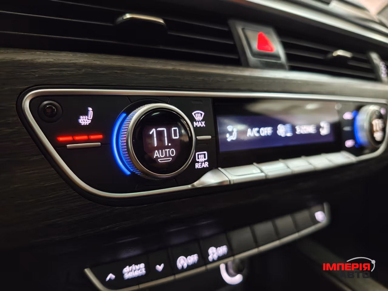 Audi A4 - фото 11