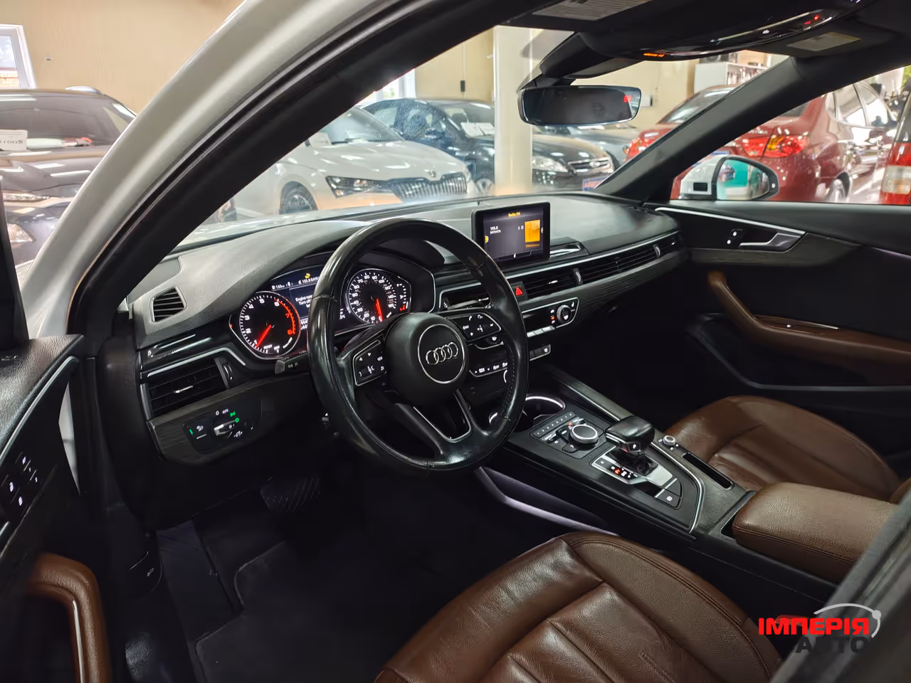 Audi A4 - фото 8