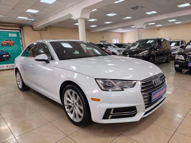 Audi A4 - фото 5