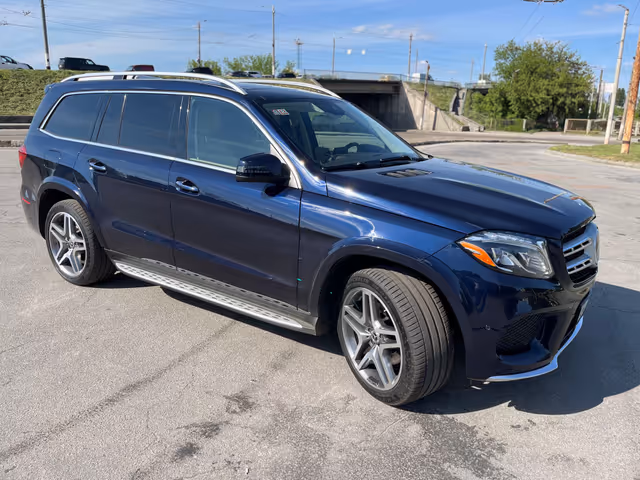Mercedes-Benz GLS - фото 1