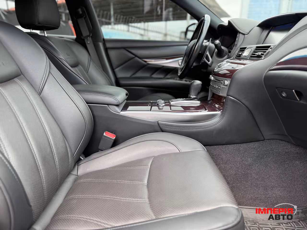 Infiniti Q70 - фото 7