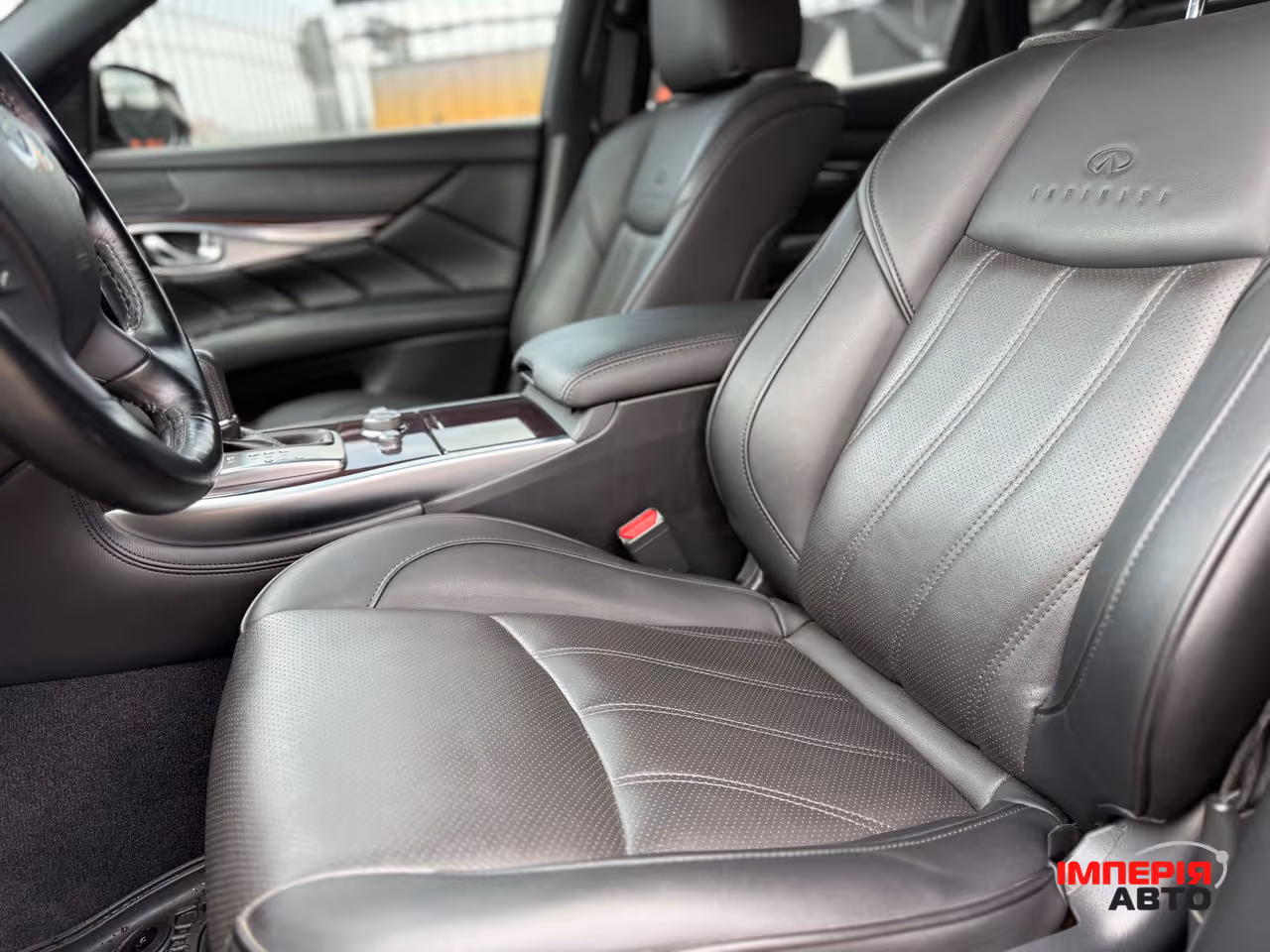 Infiniti Q70 - фото 10