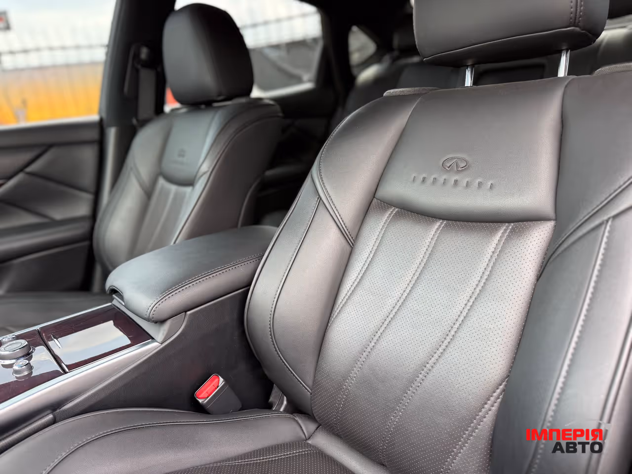 Infiniti Q70 - фото 12