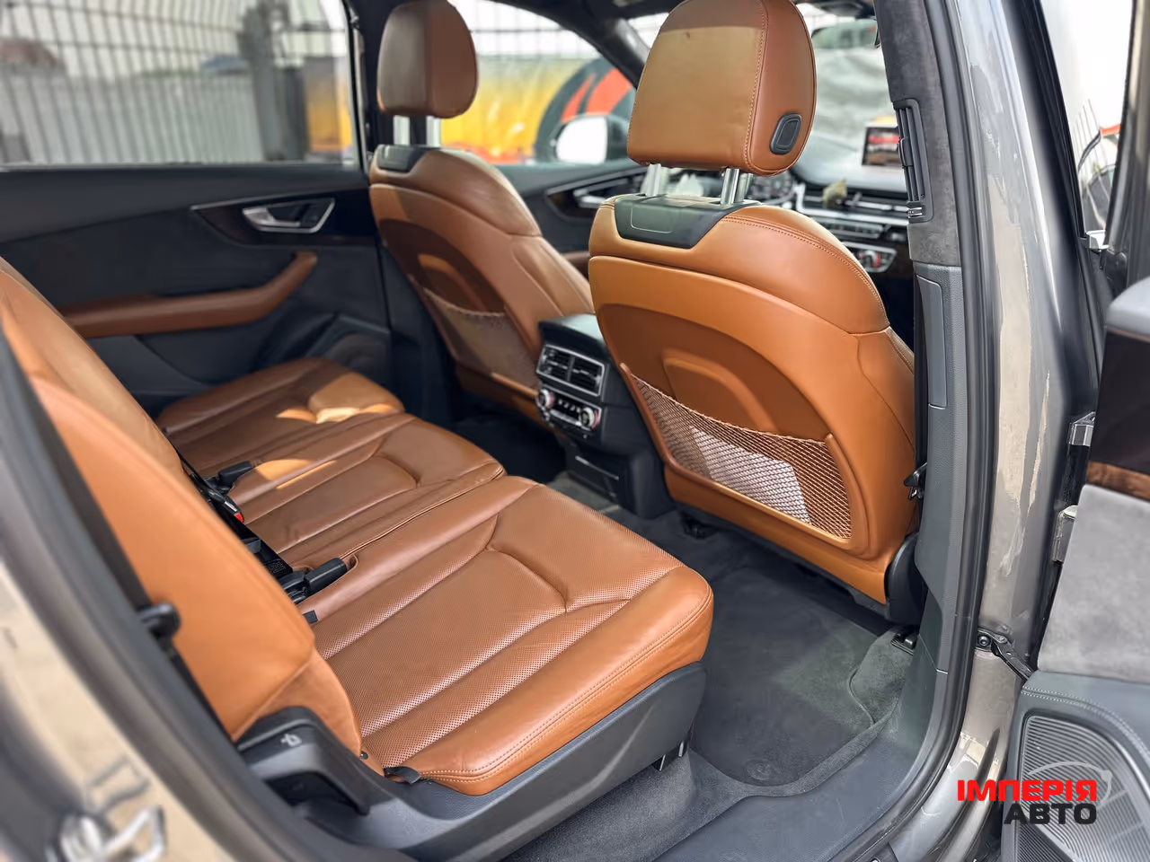 Audi Q7 - фото 12