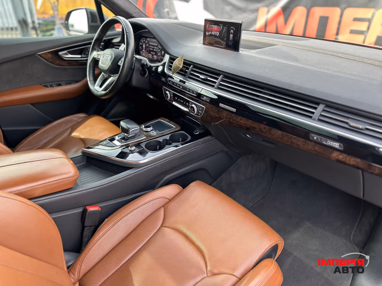 Audi Q7 - фото 14