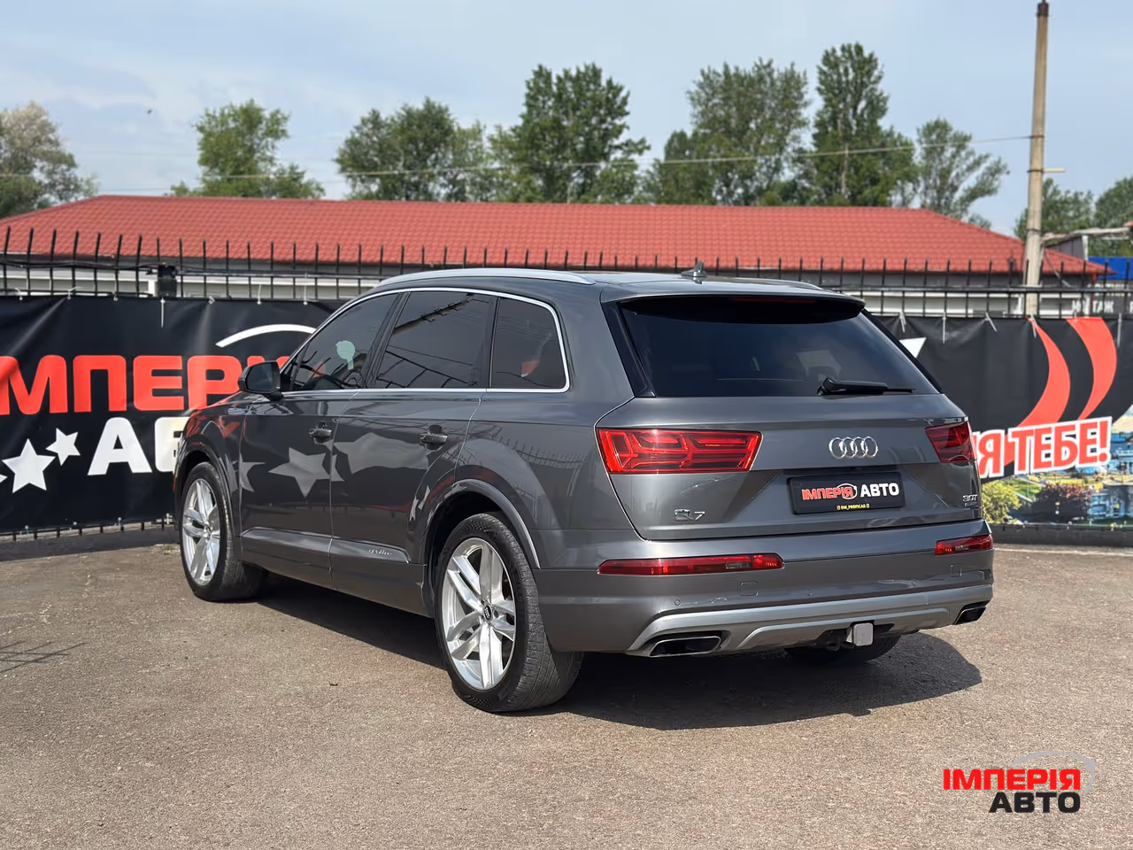 Audi Q7 - фото 6