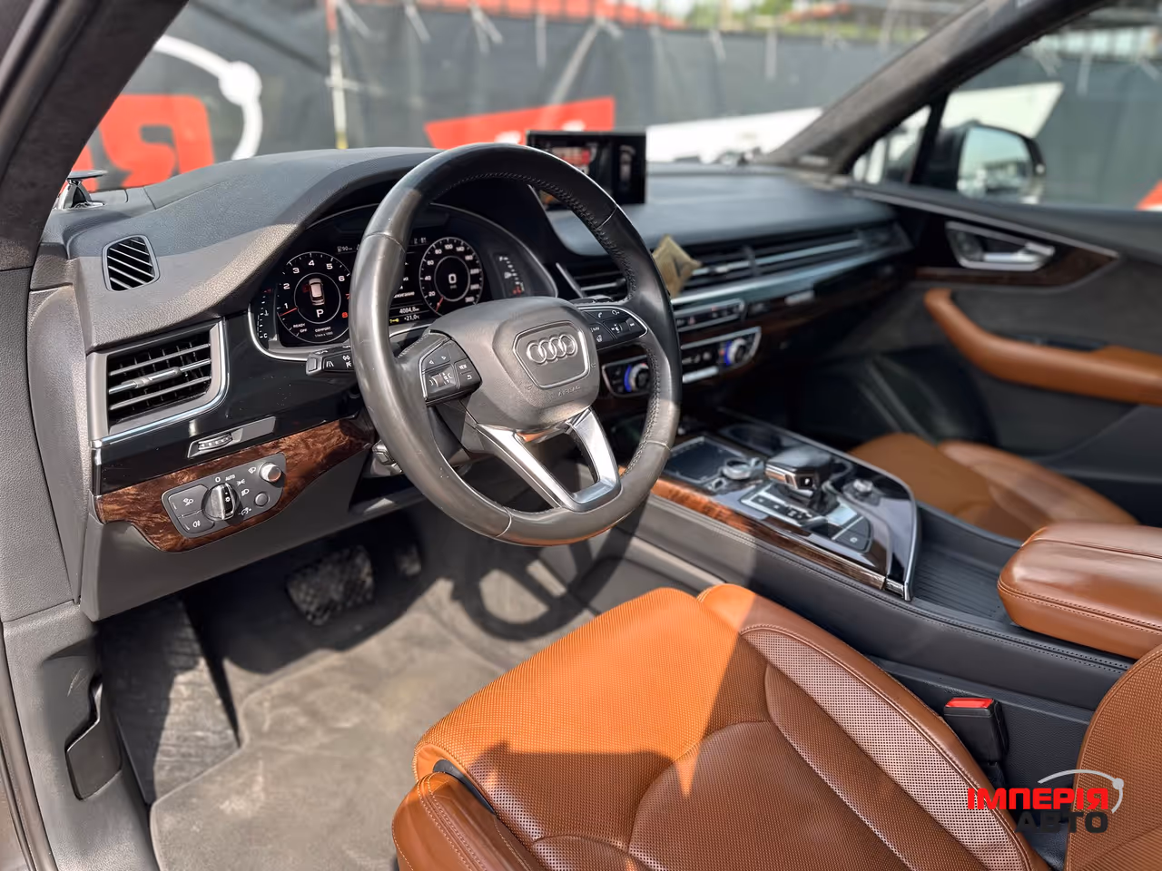Audi Q7 - фото 11