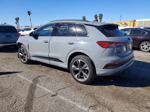 Audi Q4 e-tron - фото 4