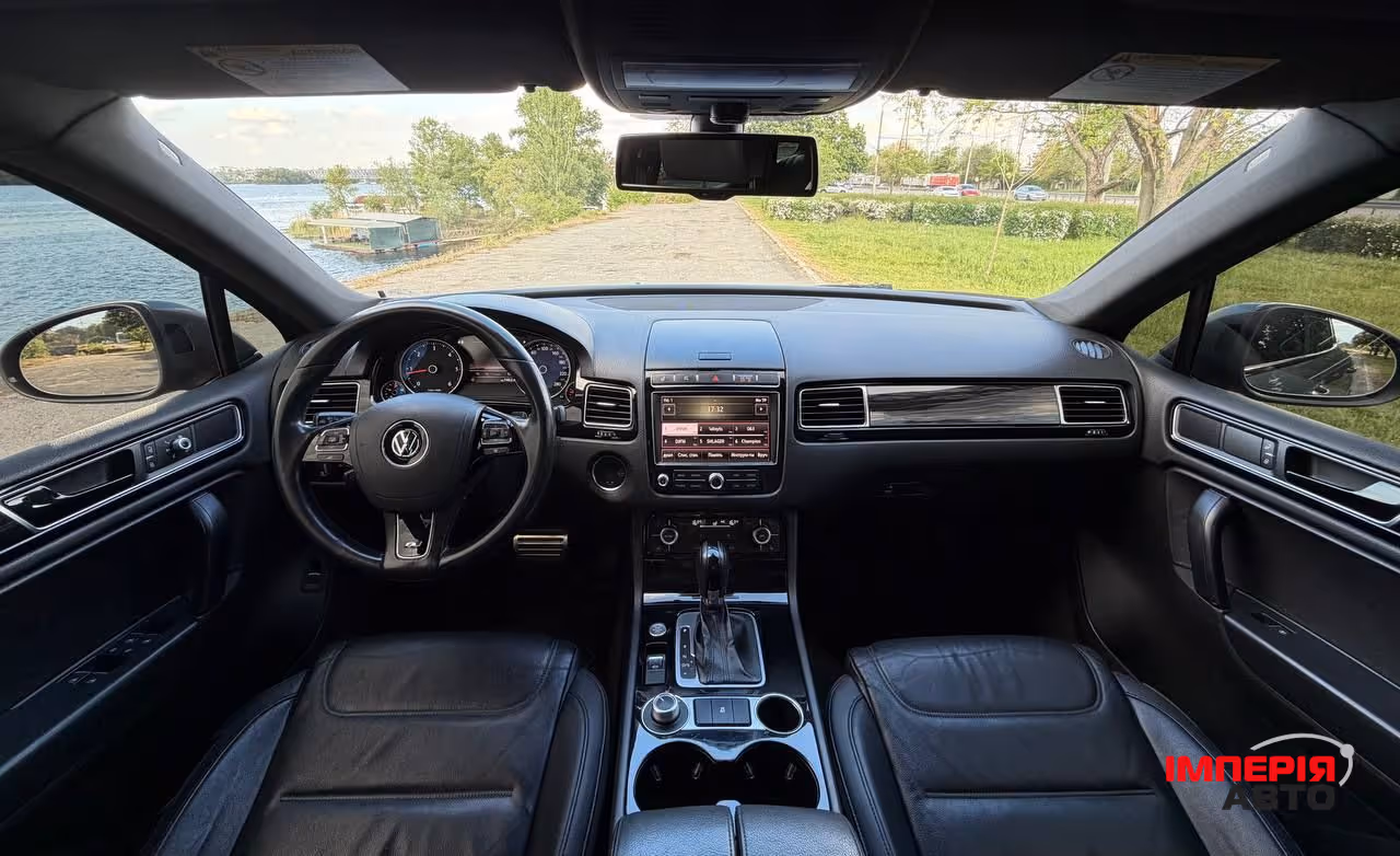Volkswagen Touareg - фото 11