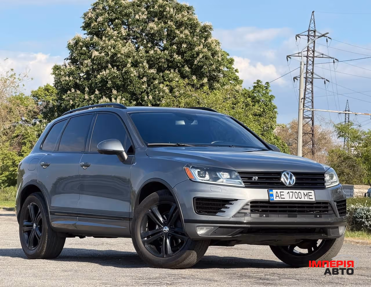 Volkswagen Touareg - фото 2