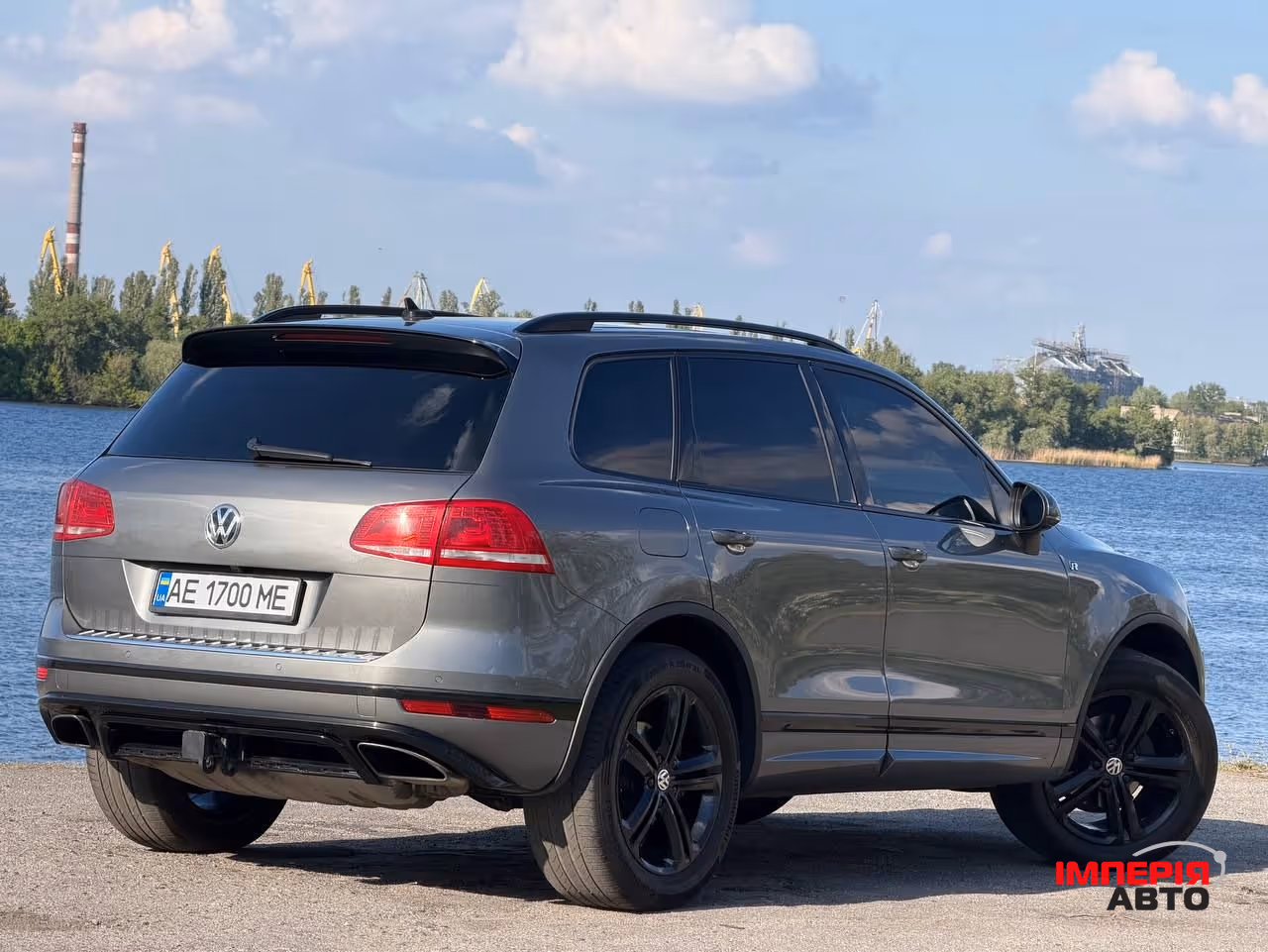 Volkswagen Touareg - фото 6