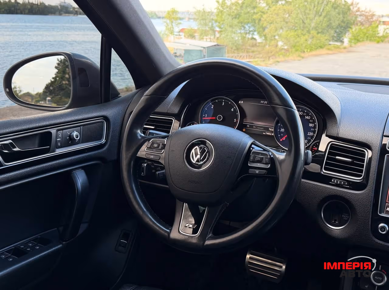 Volkswagen Touareg - фото 13