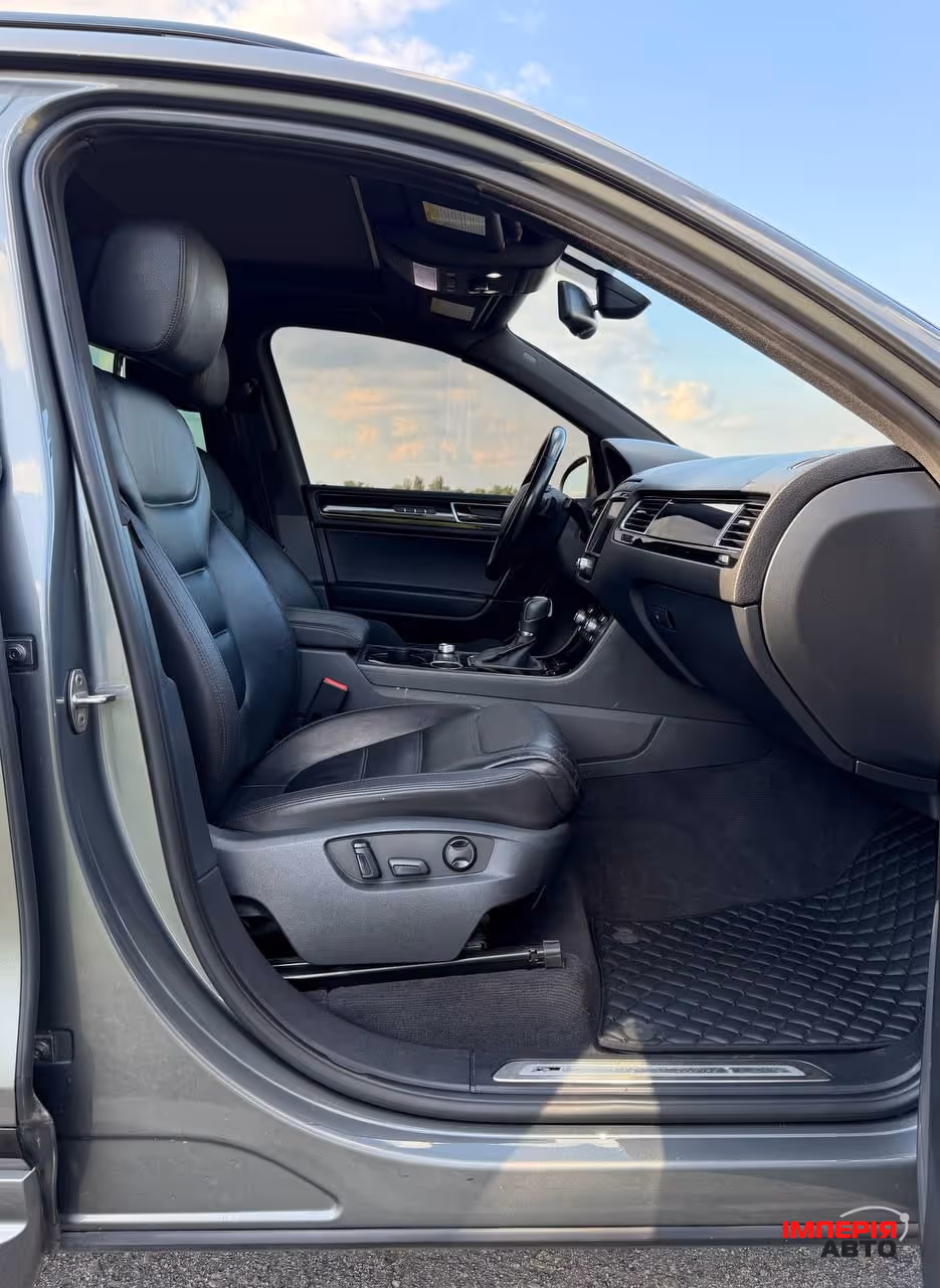 Volkswagen Touareg - фото 27