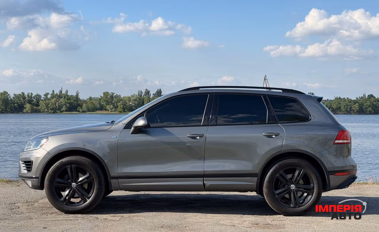 Volkswagen Touareg - фото 10