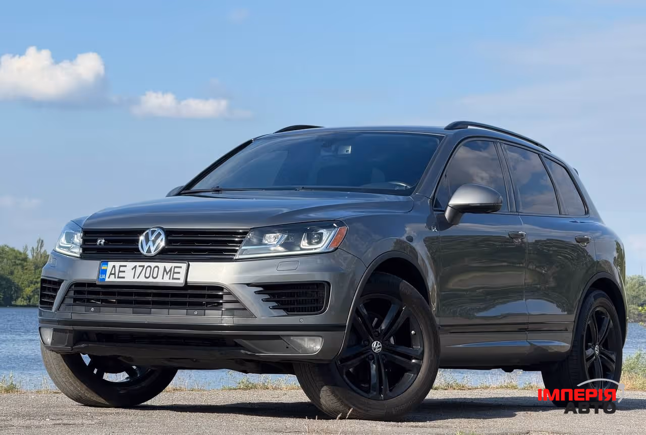 Volkswagen Touareg - фото 1