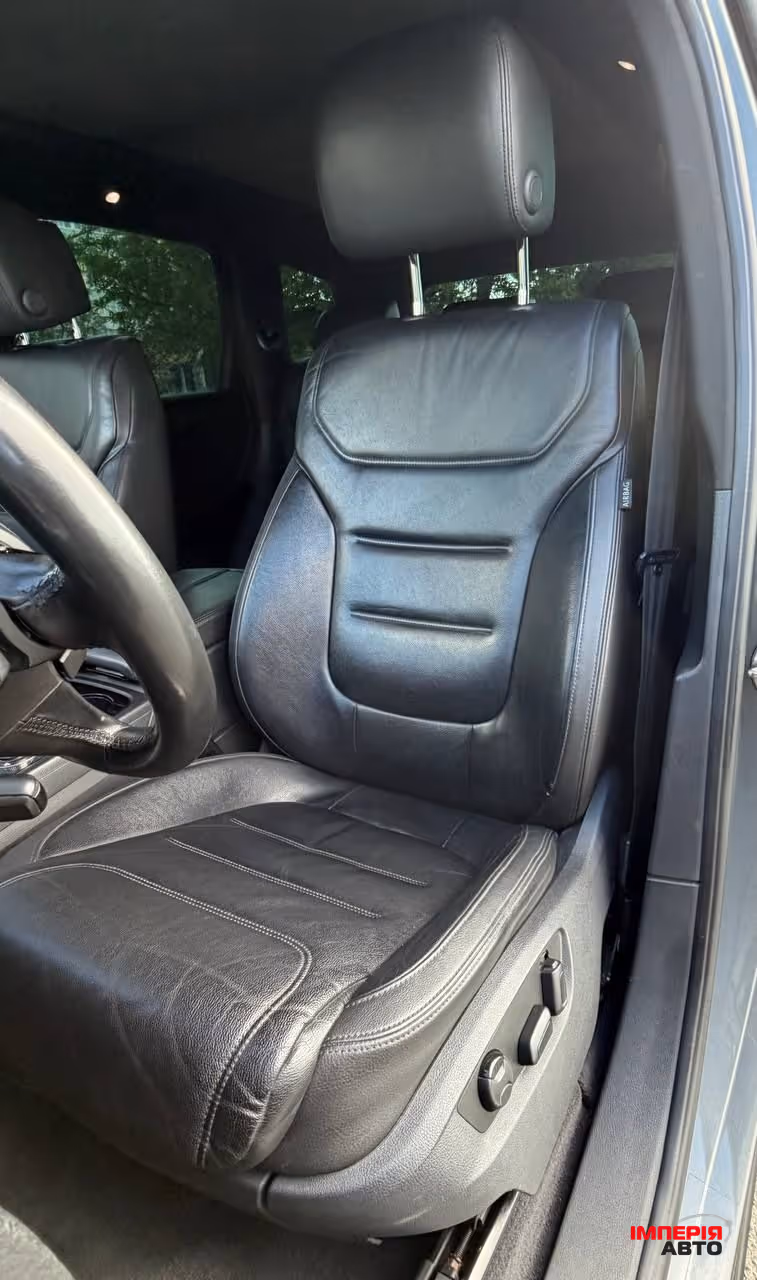 Volkswagen Touareg - фото 25