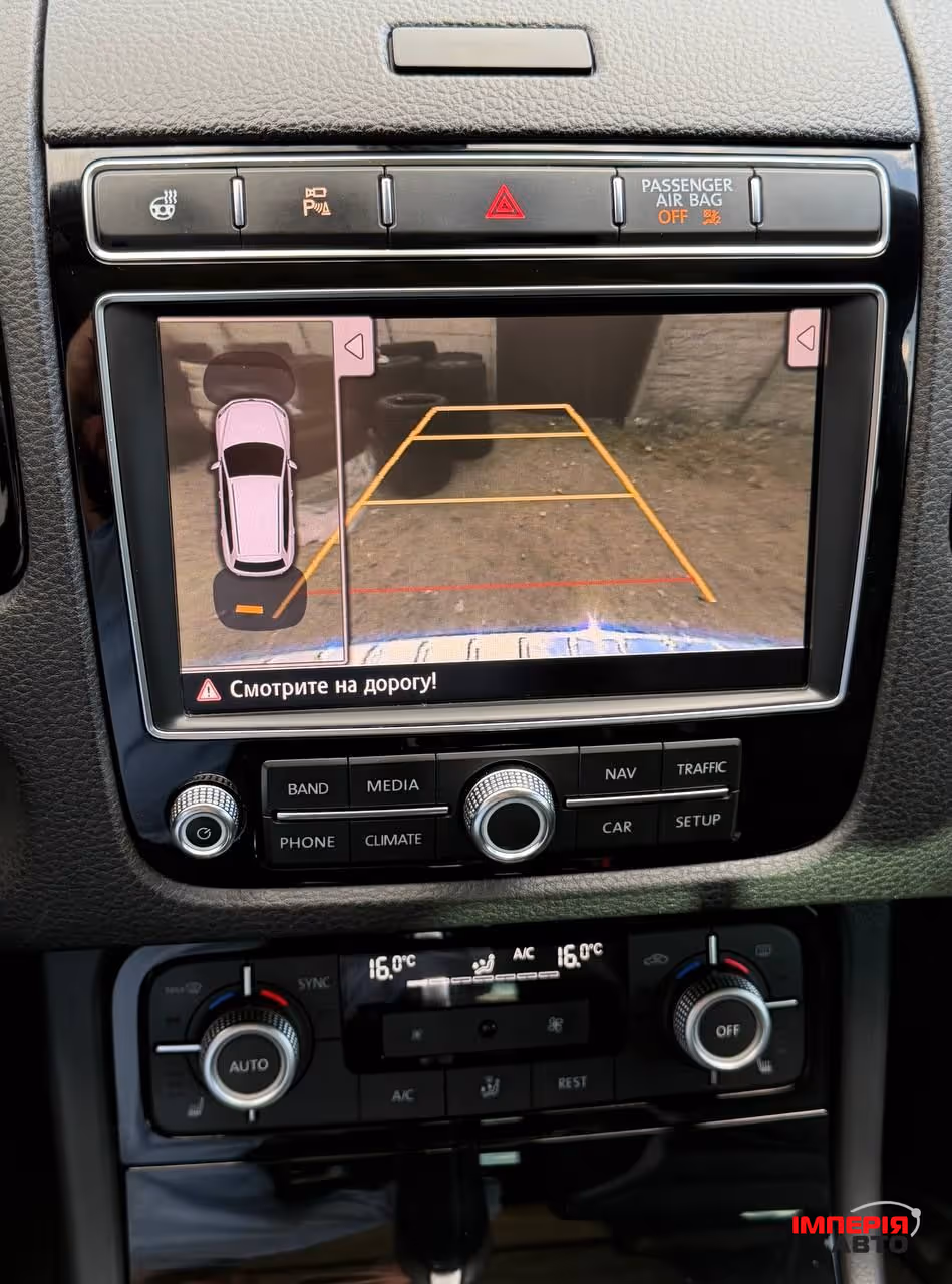 Volkswagen Touareg - фото 17