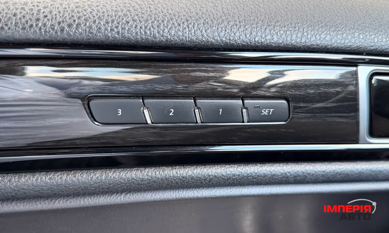 Volkswagen Touareg - фото 20