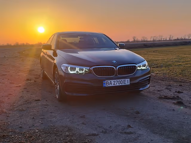 BMW 5 серії - фото 1