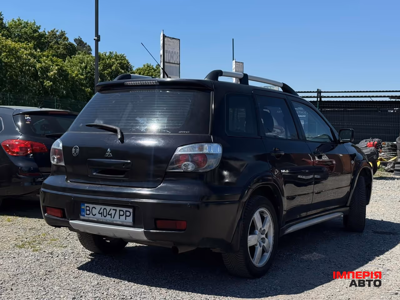 Mitsubishi Outlander - фото 2