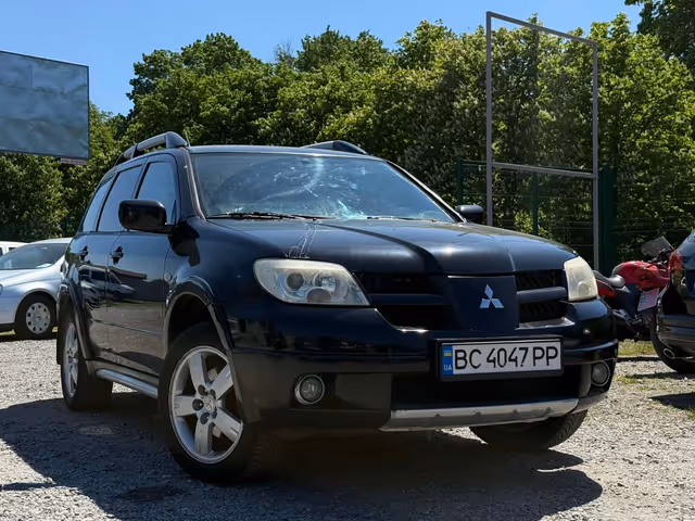 Mitsubishi Outlander - фото 3