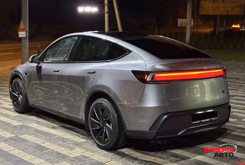 Tesla Model Y - фото 5