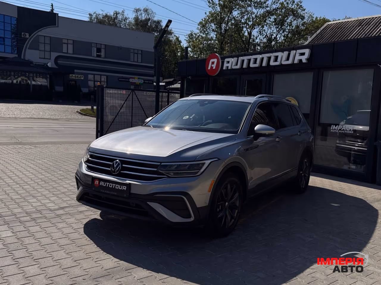 Volkswagen Tiguan - фото 2