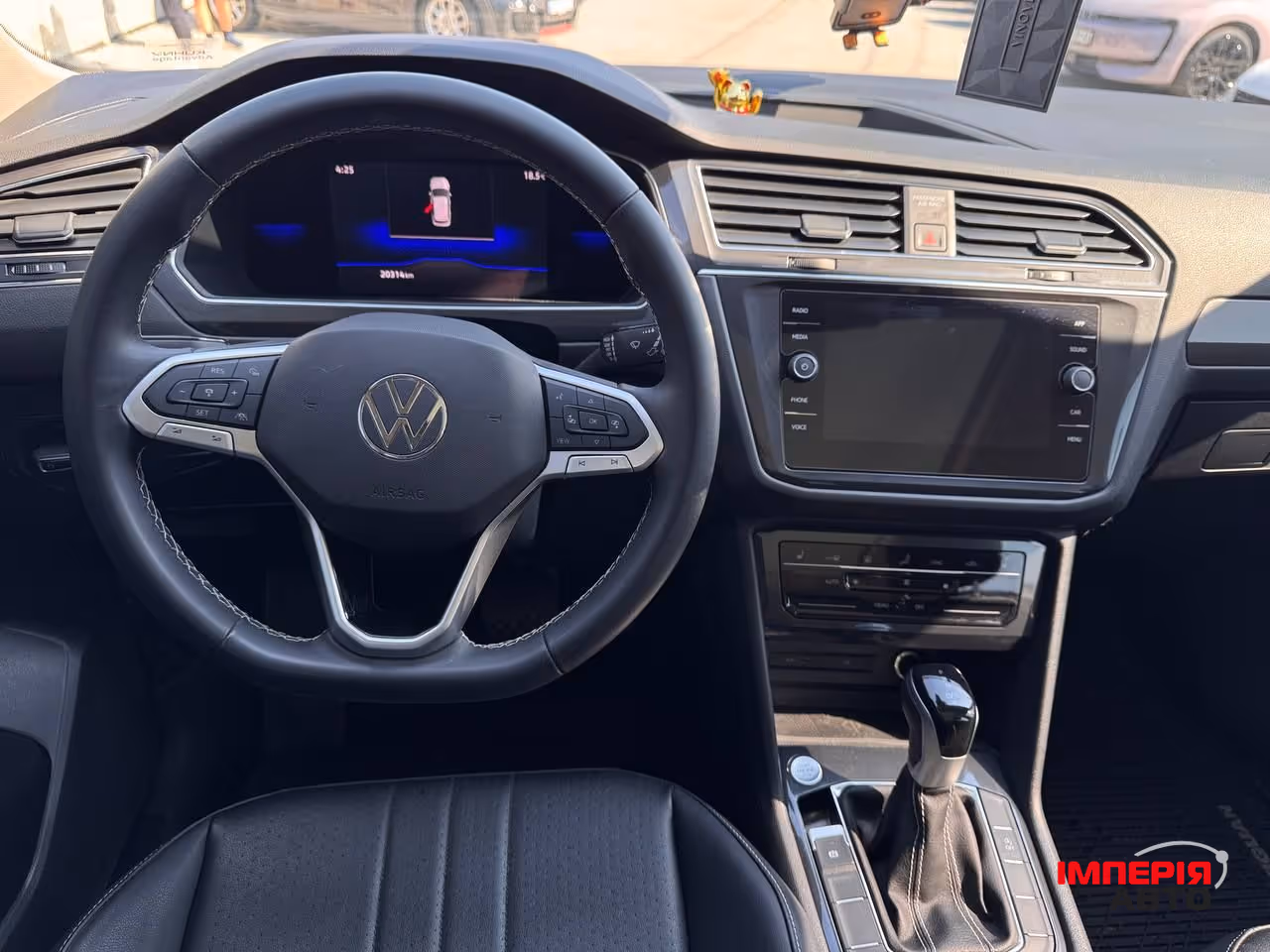 Volkswagen Tiguan - фото 10