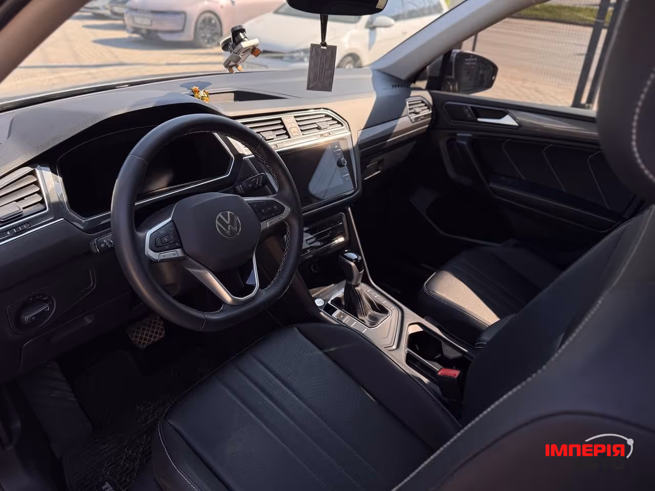 Volkswagen Tiguan - фото 7