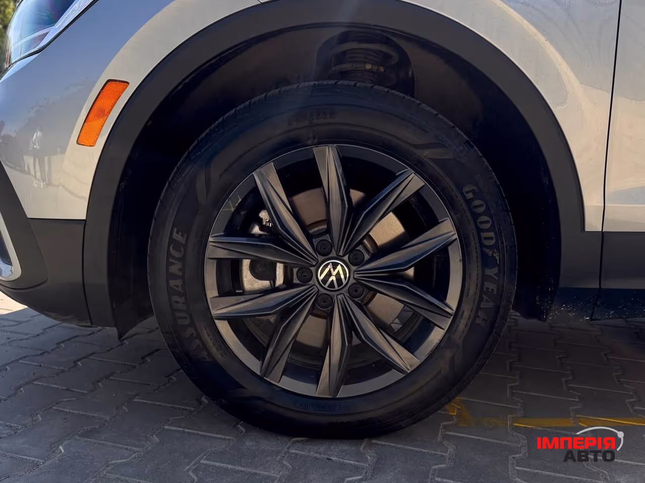 Volkswagen Tiguan - фото 3